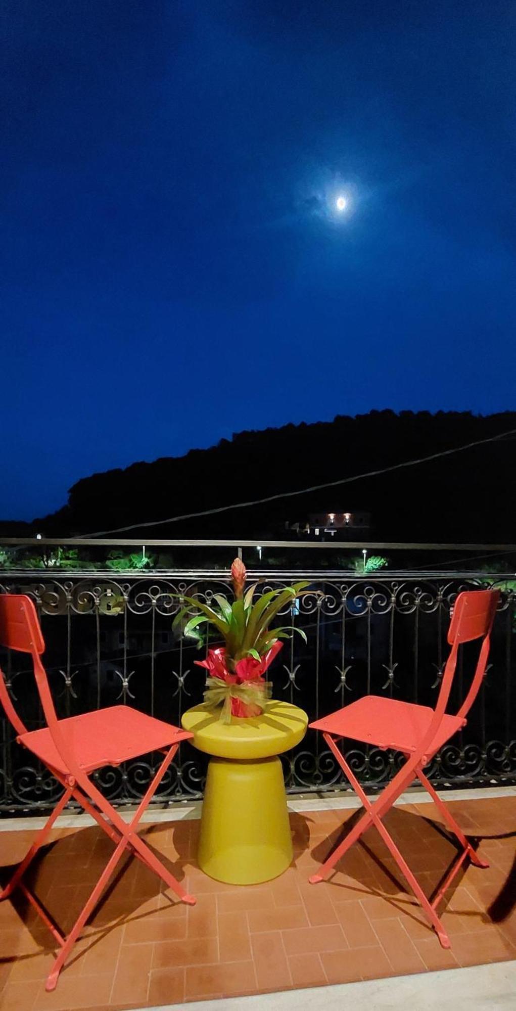 Moderno Appartamento Vista Mare, Con Parcheggio Privato Porto Venere Buitenkant foto